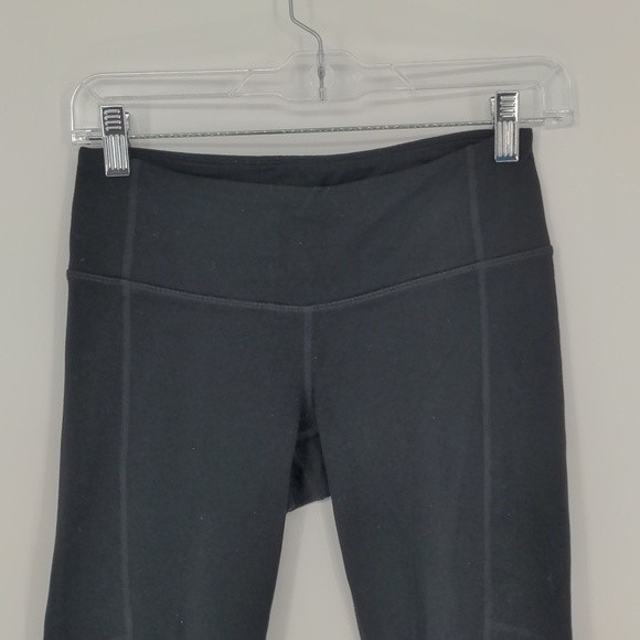 Athleta Mind Over Matter Black Lattice Detail Capri Legging Size Extra Small - Picture 2 of 16